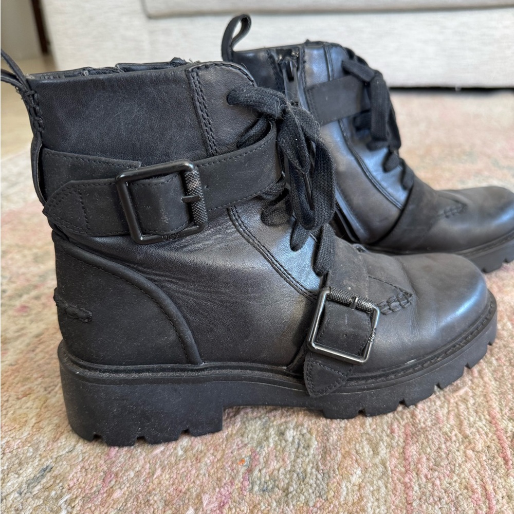 Ugg snow boots
